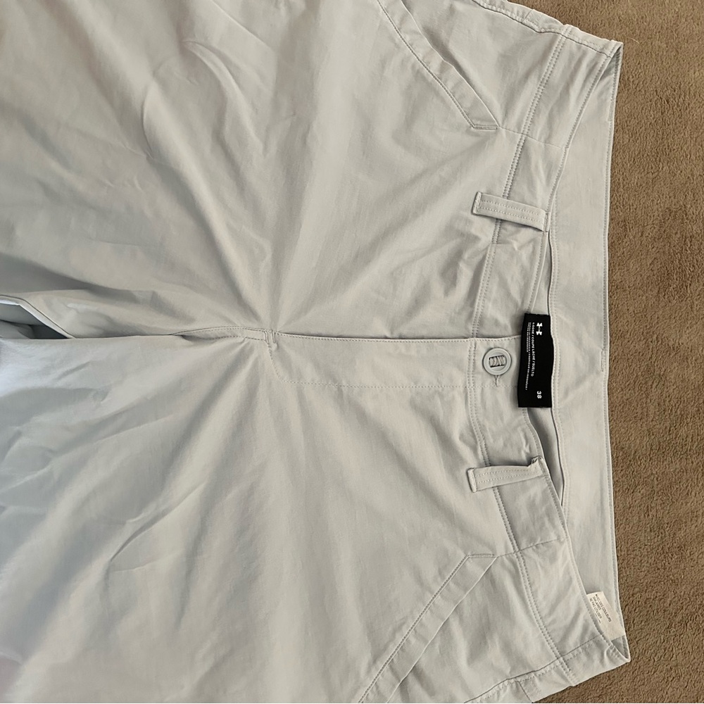 Under armor polyester light grey size 38 new men short